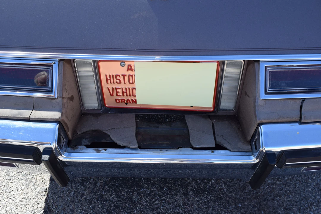 1984 Cadillac Seville - Image 29 of 31