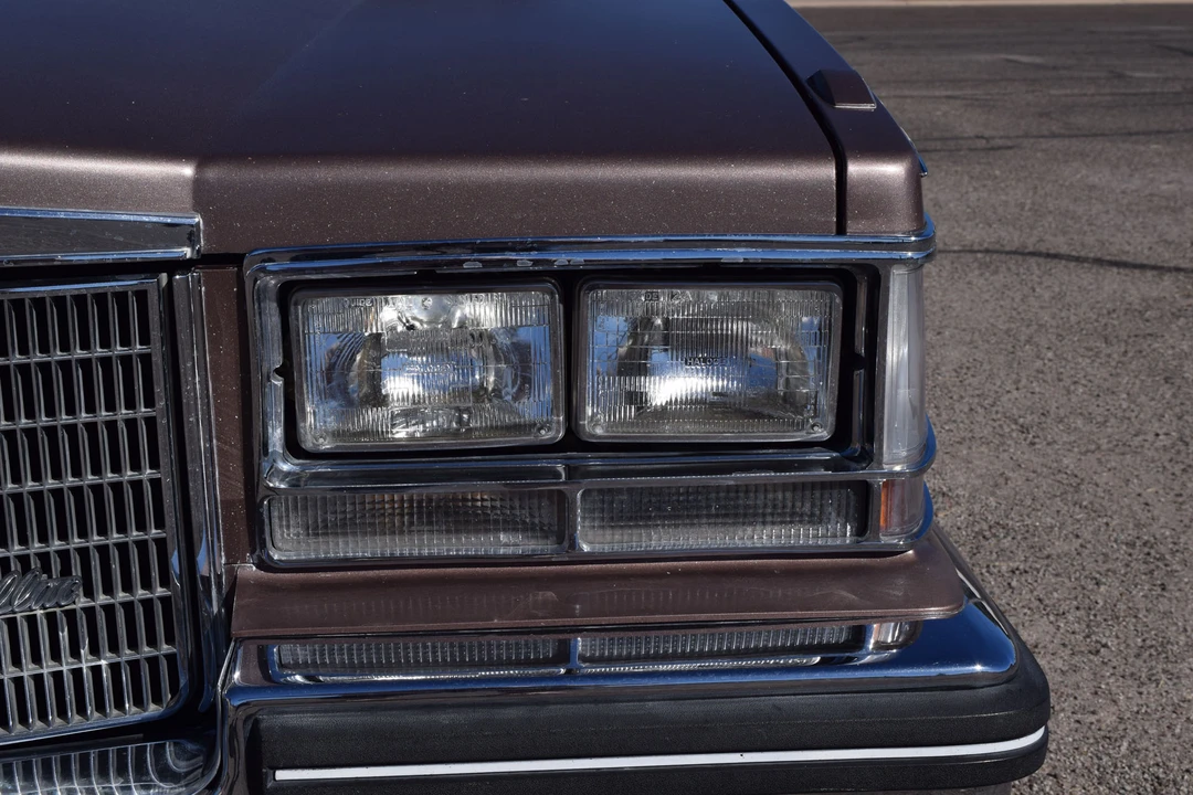 1984 Cadillac Seville - Image 20 of 31