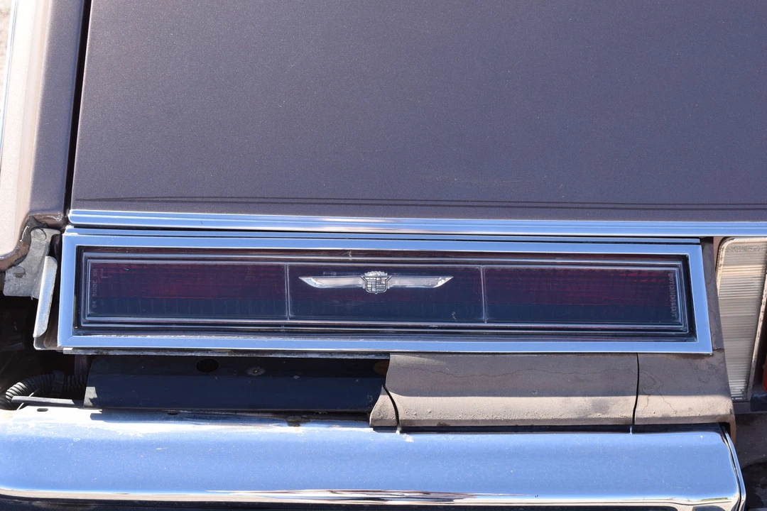 1984 Cadillac Seville - Image 28 of 31