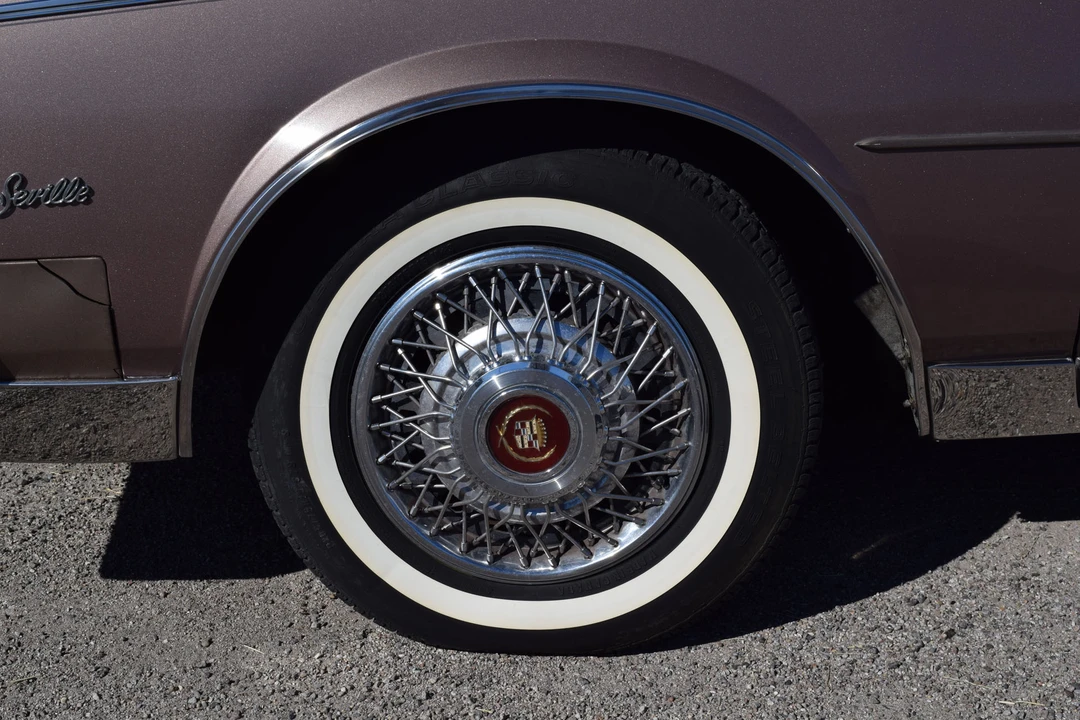 1984 Cadillac Seville - Image 22 of 31