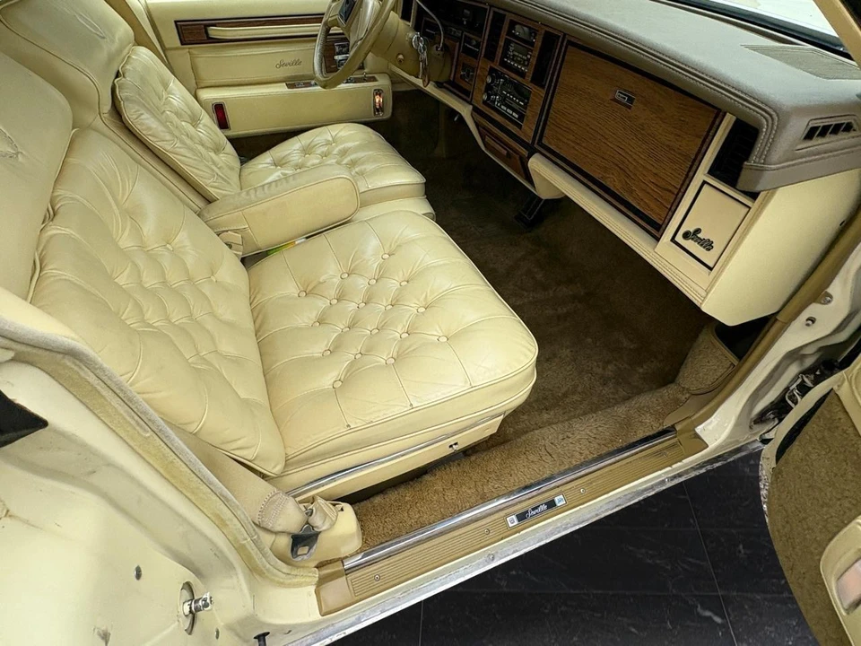 1984 Cadillac Seville - Image 24 of 31