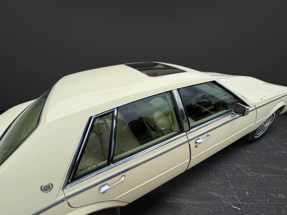 1984 Cadillac Seville - Image 15 of 31