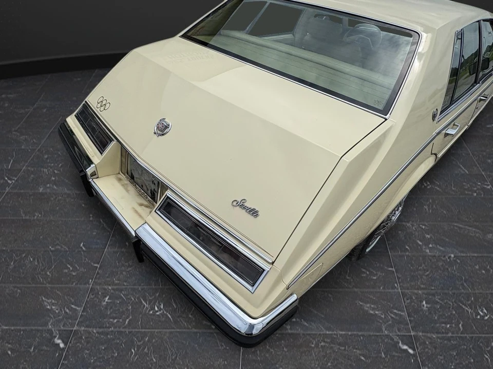 1984 Cadillac Seville - Image 18 of 31