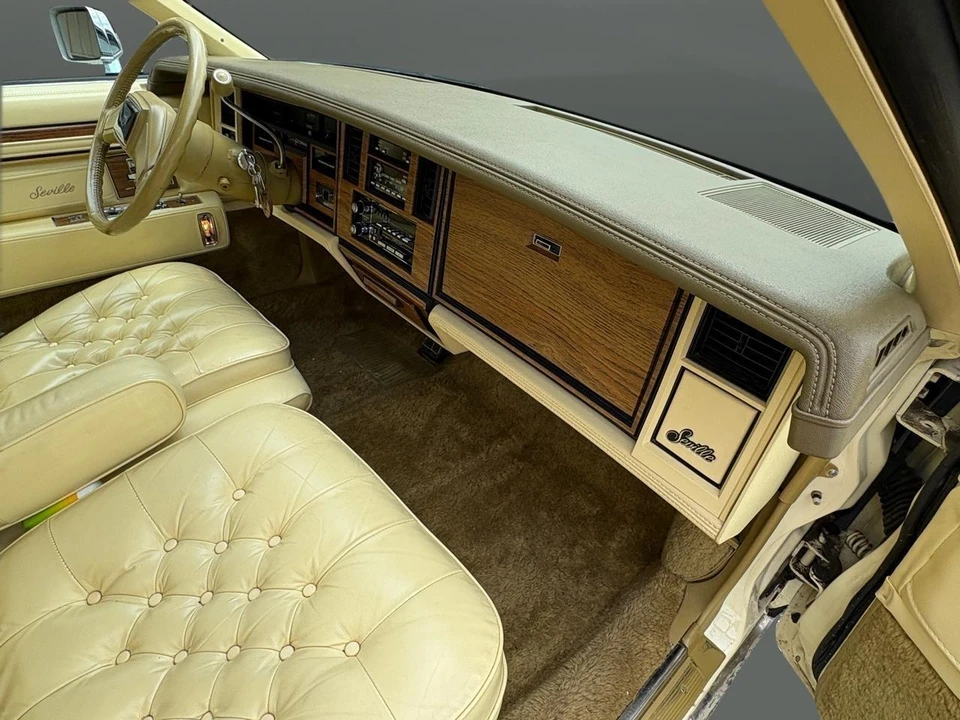 1984 Cadillac Seville - Image 25 of 31