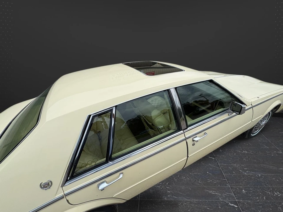 1984 Cadillac Seville - Image 16 of 31