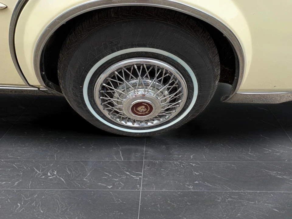 1984 Cadillac Seville - Image 19 of 31