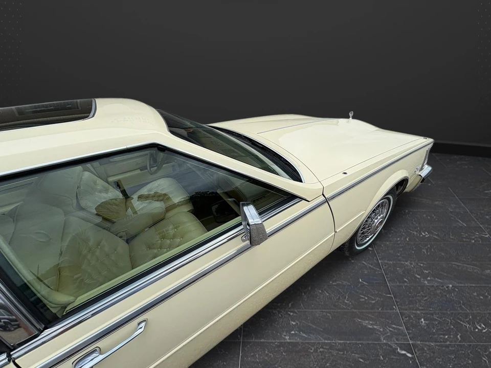 1984 Cadillac Seville - Image 17 of 31