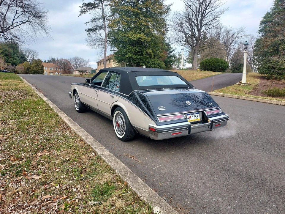 1984 Cadillac Seville - Image 17 of 31