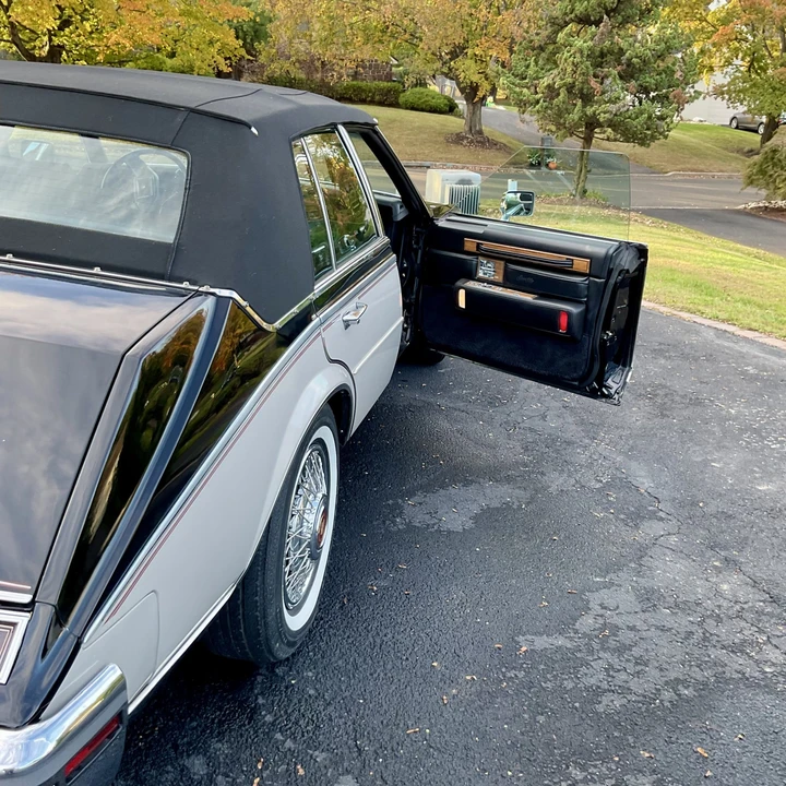 1984 Cadillac Seville - Image 30 of 31
