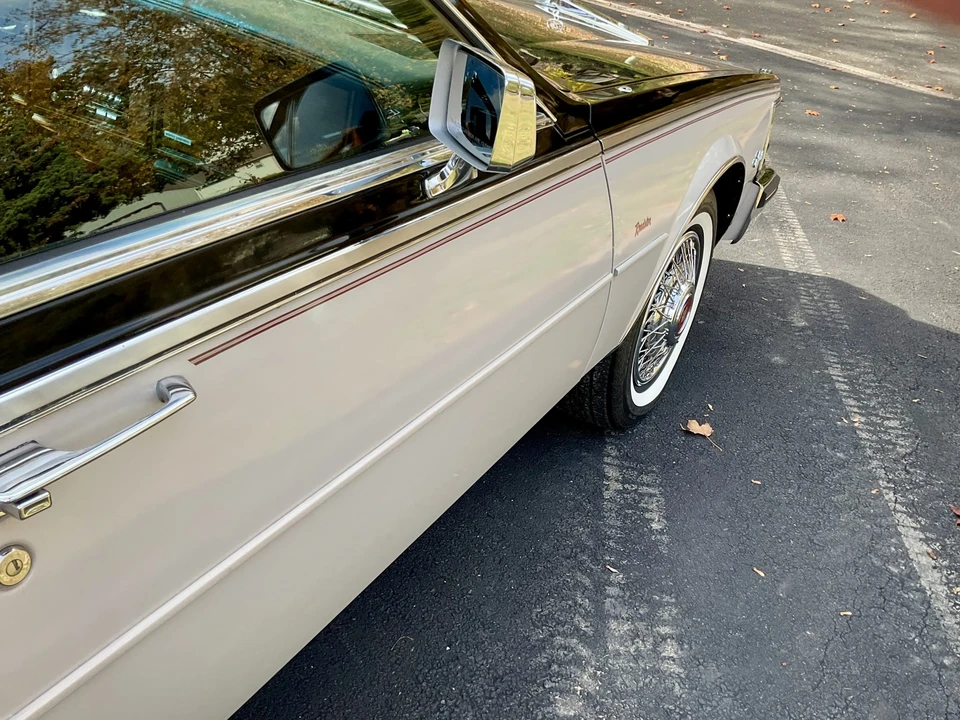 1984 Cadillac Seville - Image 26 of 31