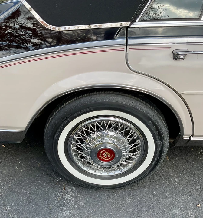 1984 Cadillac Seville - Image 28 of 31