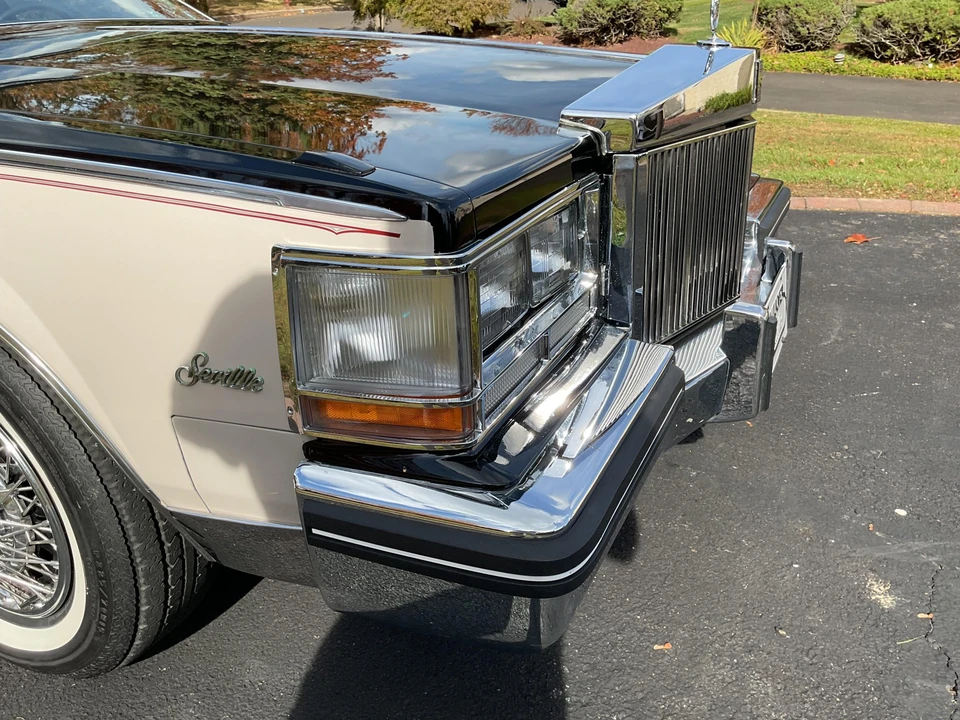 1984 Cadillac Seville - Image 21 of 31