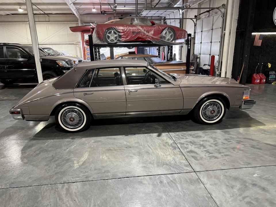 1984 Cadillac Seville - Image 15 of 21