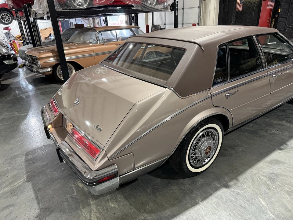 1984 Cadillac Seville - Image 17 of 21