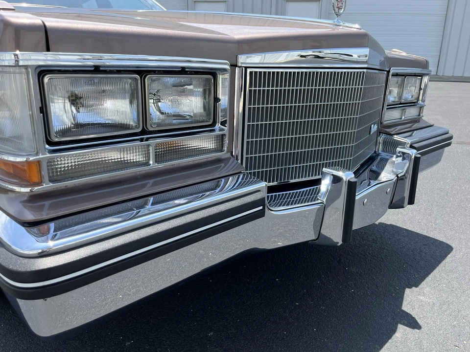 1984 Cadillac Seville - Image 20 of 31