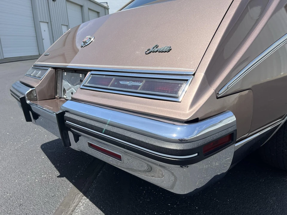 1984 Cadillac Seville - Image 28 of 31