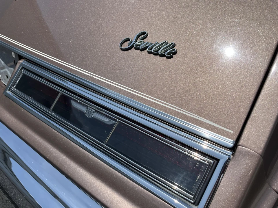 1984 Cadillac Seville - Image 29 of 31