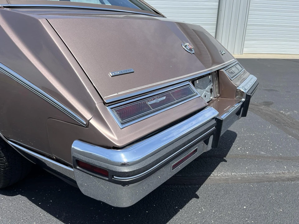 1984 Cadillac Seville - Image 26 of 31