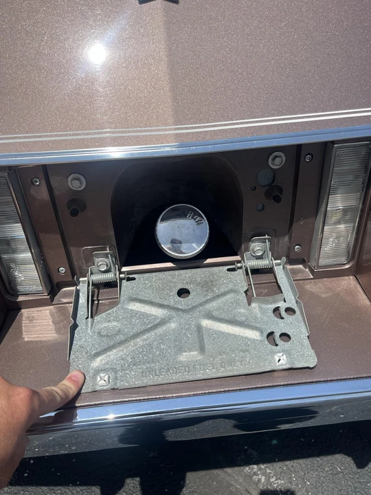 1984 Cadillac Seville - Image 31 of 31