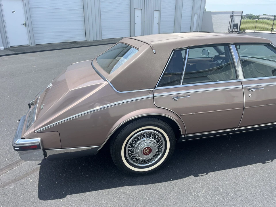 1984 Cadillac Seville - Image 17 of 31