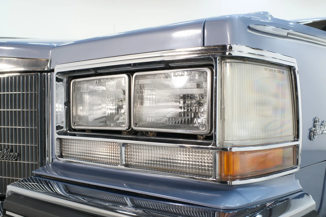 1984 Cadillac Seville - Image 15 of 21