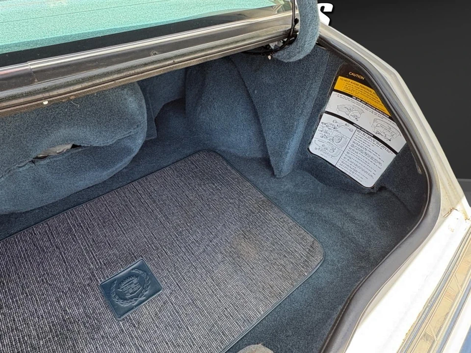 1984 Cadillac Seville - Image 23 of 31