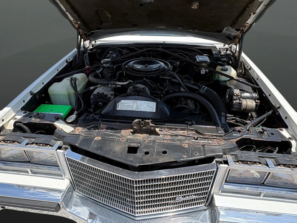 1984 Cadillac Seville - Image 25 of 31