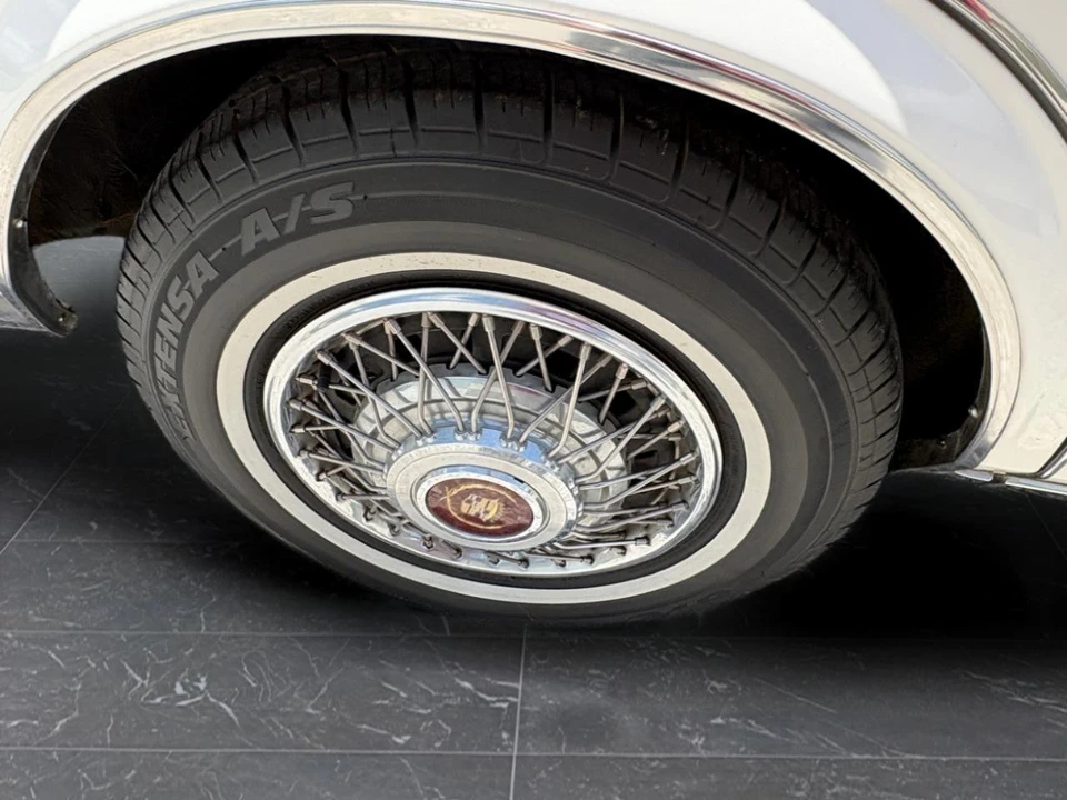 1984 Cadillac Seville - Image 19 of 31