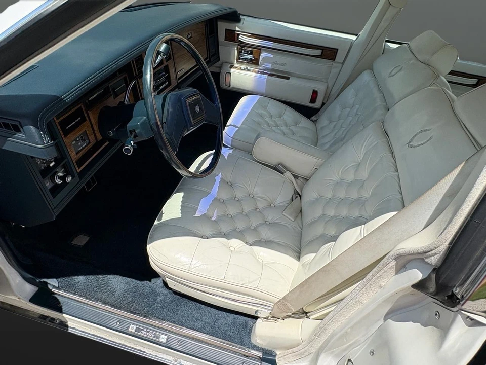 1984 Cadillac Seville - Image 29 of 31