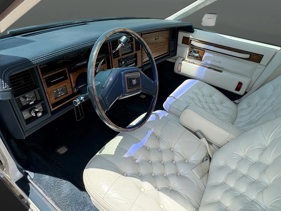 1984 Cadillac Seville - Image 28 of 31