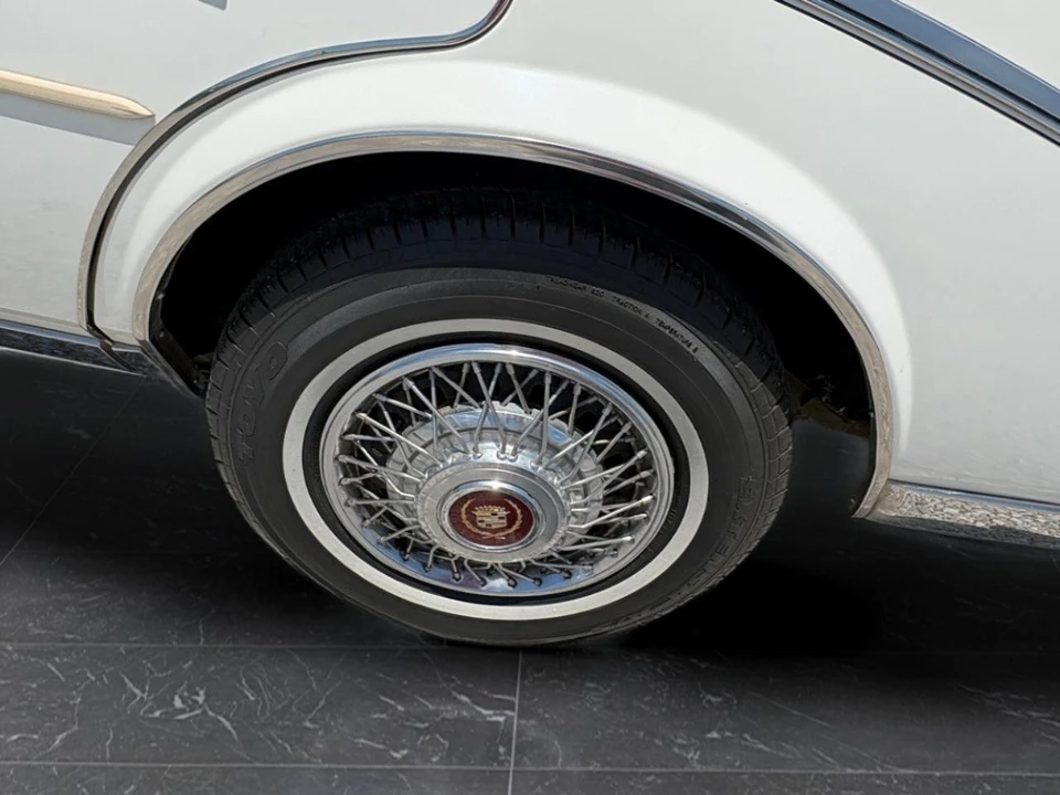 1984 Cadillac Seville - Image 16 of 31