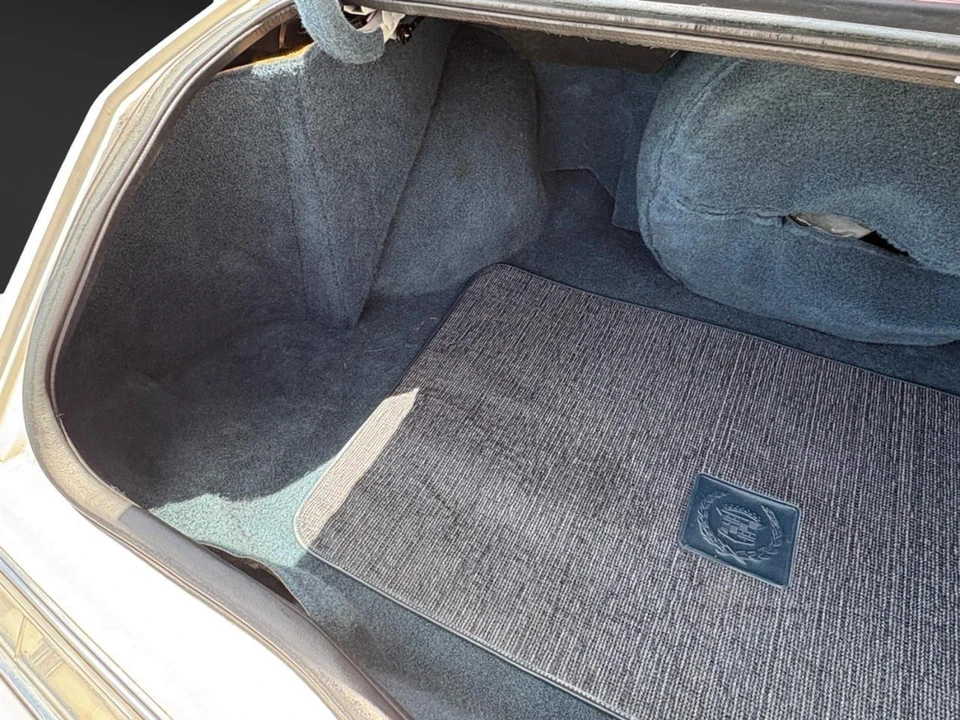 1984 Cadillac Seville - Image 22 of 31