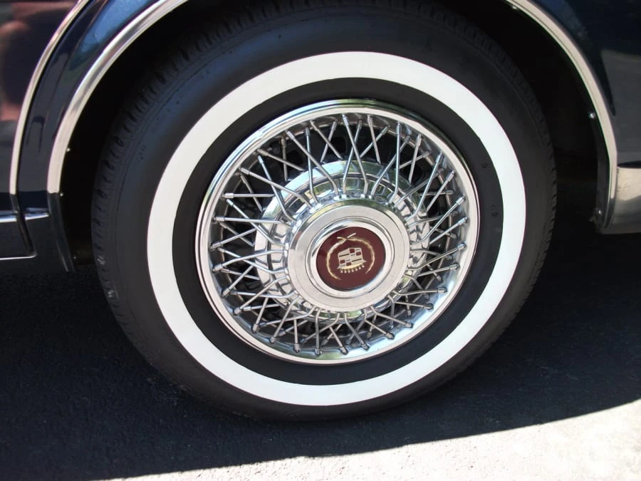 1984 Cadillac Seville - Image 8 of 31