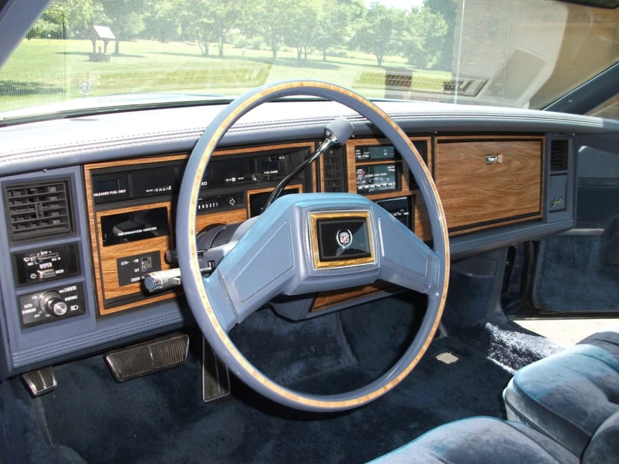 1984 Cadillac Seville - Image 27 of 31