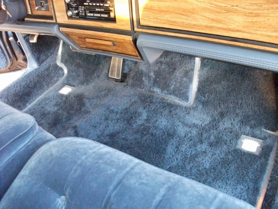 1984 Cadillac Seville - Image 21 of 31