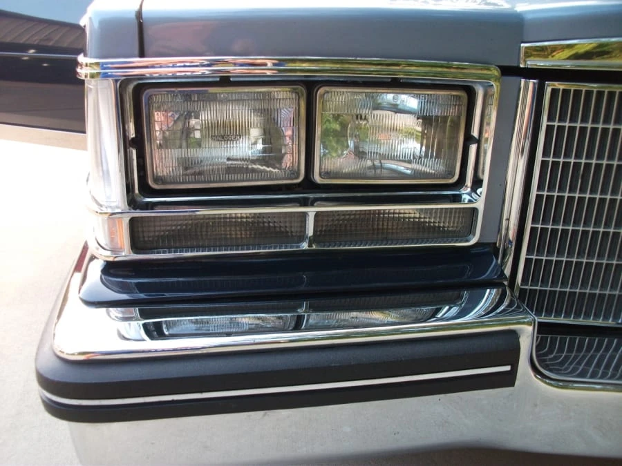 1984 Cadillac Seville - Image 10 of 31