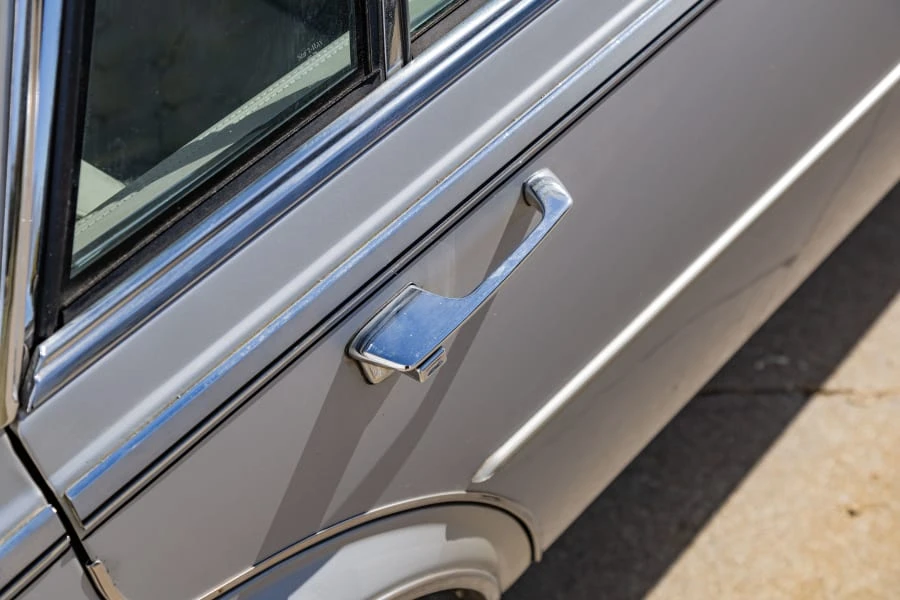1984 Cadillac Seville - Image 9 of 31