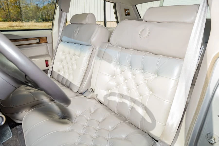 1984 Cadillac Seville - Image 22 of 31