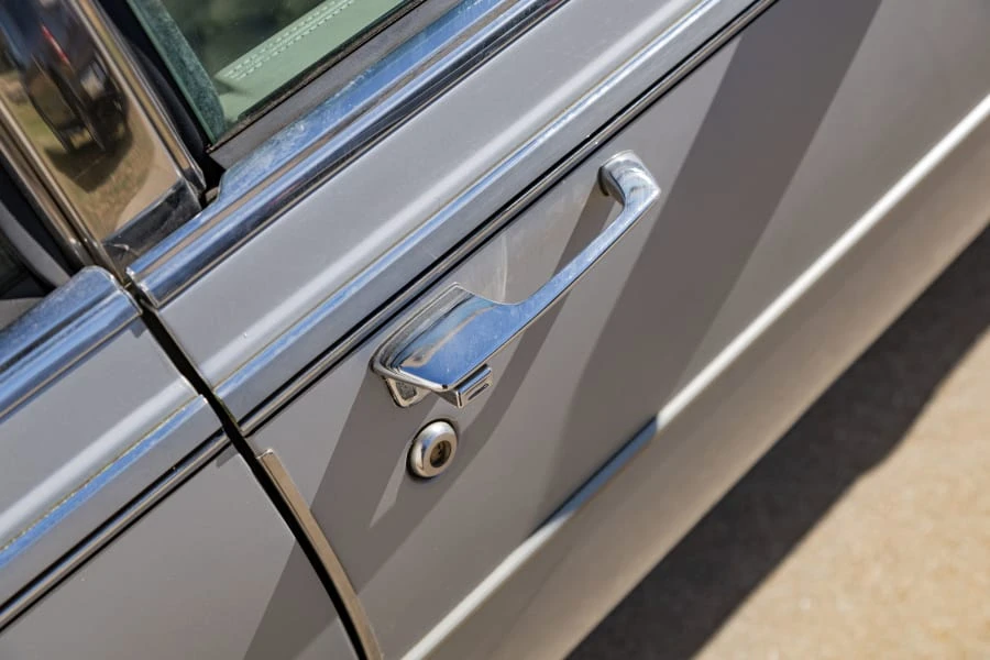 1984 Cadillac Seville - Image 10 of 31