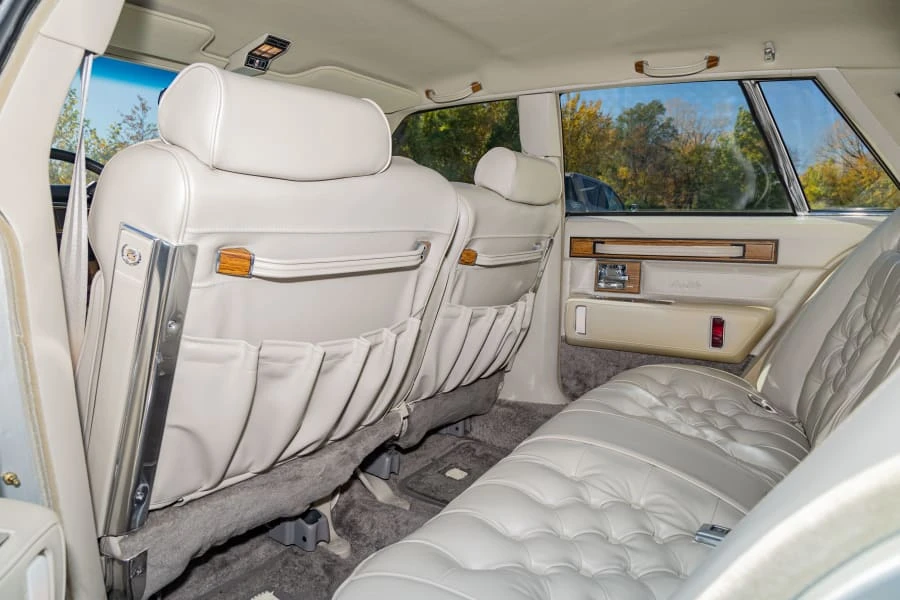 1984 Cadillac Seville - Image 25 of 31