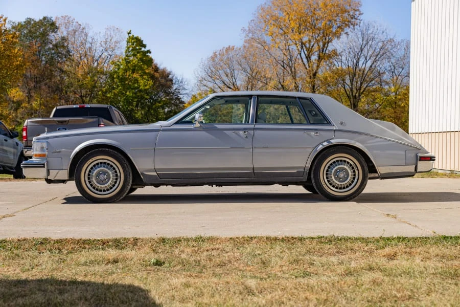 1984 Cadillac Seville - Image 16 of 31