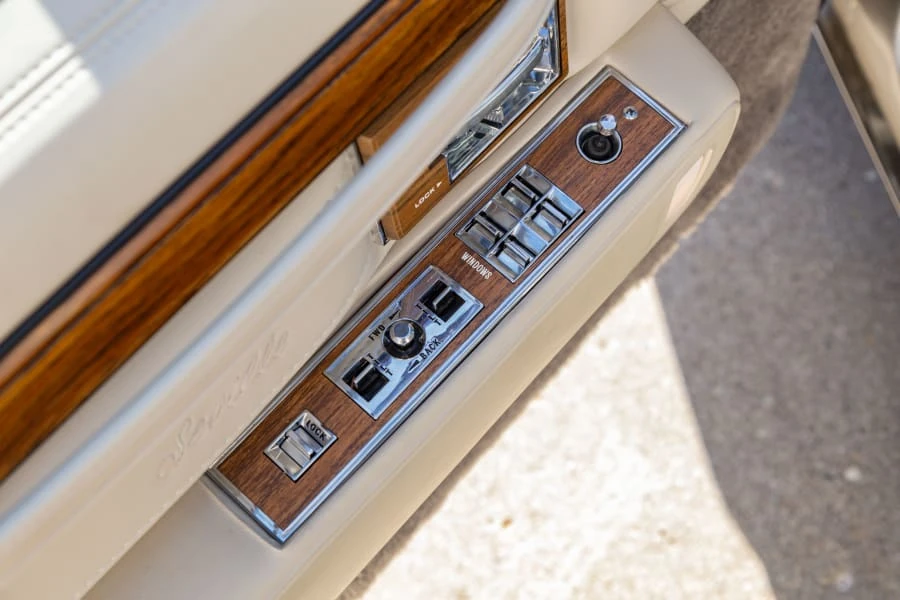 1984 Cadillac Seville - Image 30 of 31