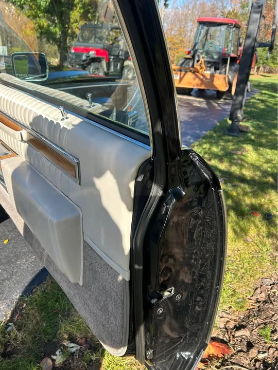 1984 Cadillac DeVille 5th Gen - Image 8 of 15