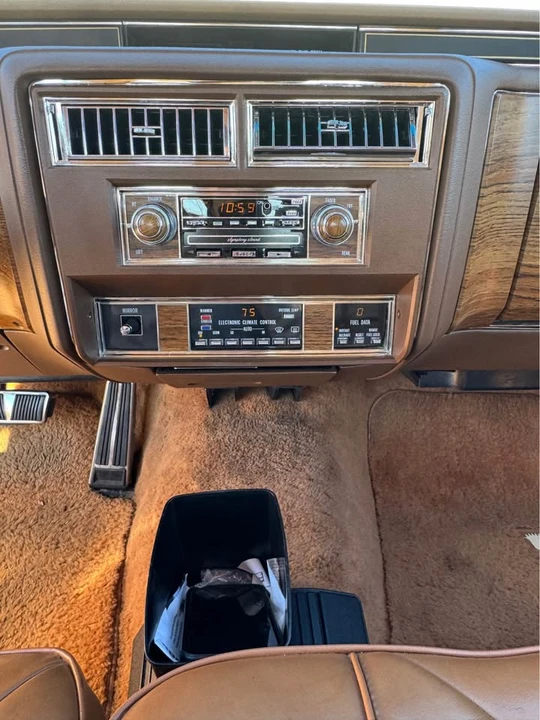 1984 Cadillac Fleetwood - Image 11 of 15