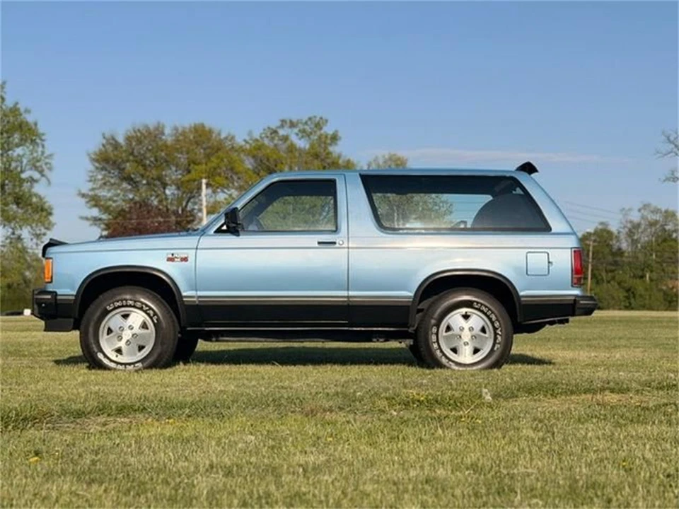 1984 Chevrolet K5 Blazer 2nd Gen - Image 2 of 31