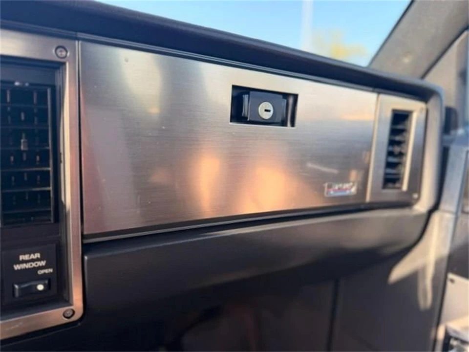 1984 Chevrolet K5 Blazer 2nd Gen - Image 23 of 31