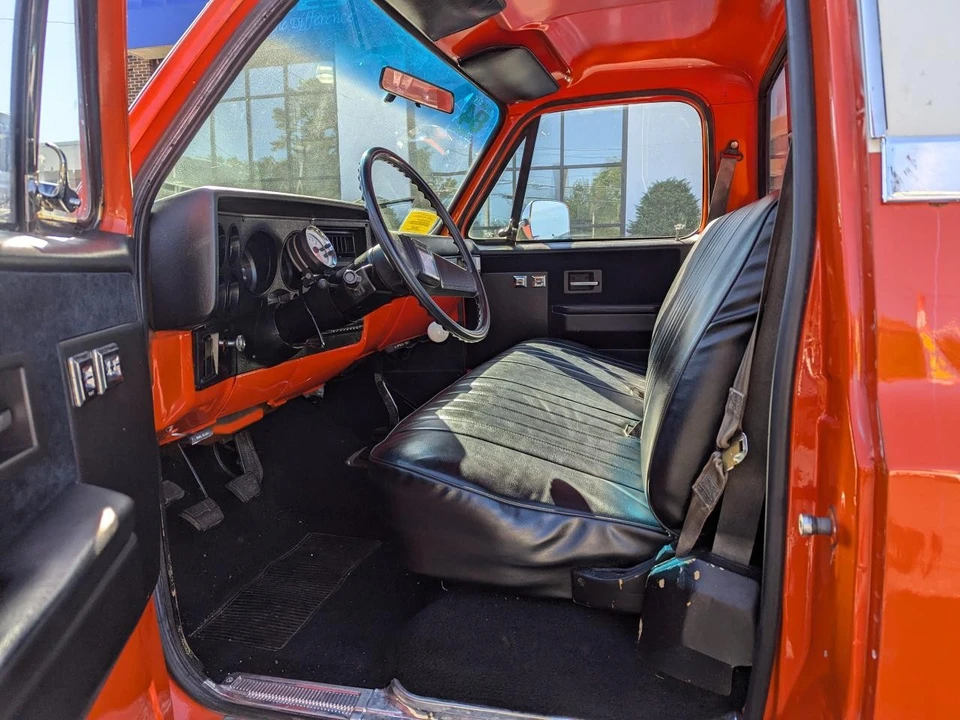 1984 Chevrolet - Image 12 of 31