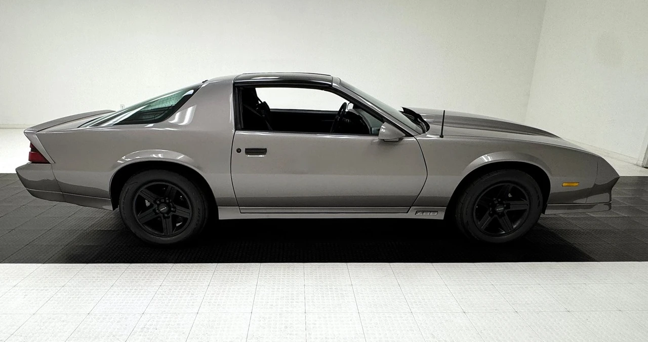 1984 Chevrolet Camaro IROC-Z & Z28 3rd Gen - Image 9 of 31