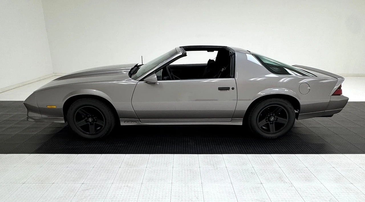 1984 Chevrolet Camaro IROC-Z & Z28 3rd Gen - Image 4 of 31