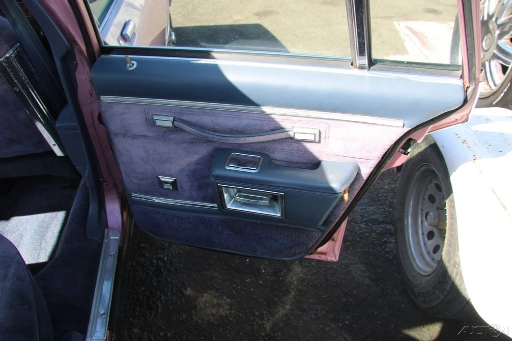 1984 Chevrolet Caprice - Image 18 of 21